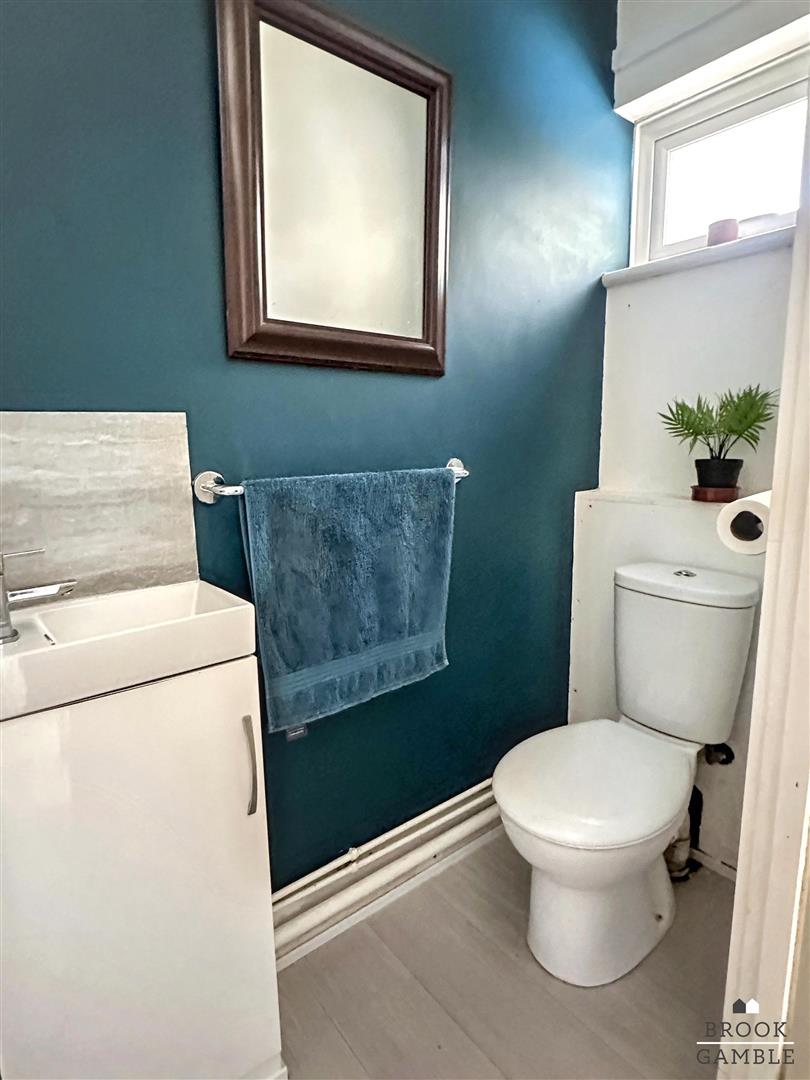 3 Bedroom House. Oulton Close in Eastbourne,  13